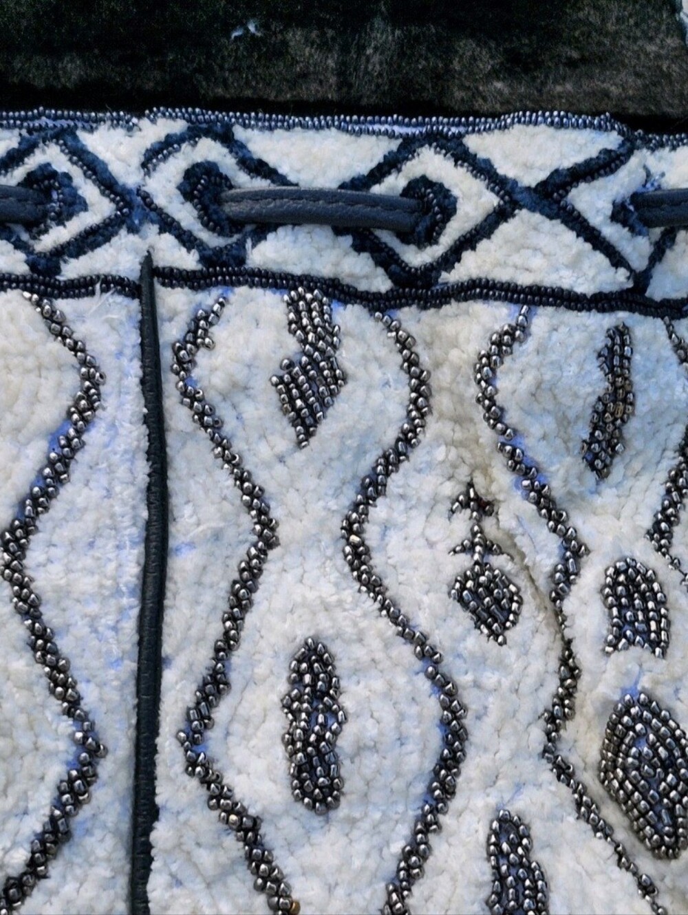 ANTIK BATIK Embroidered Bucket Tam Bag Crossbody Bag White/Silver/Blue - Picture 10 of 16